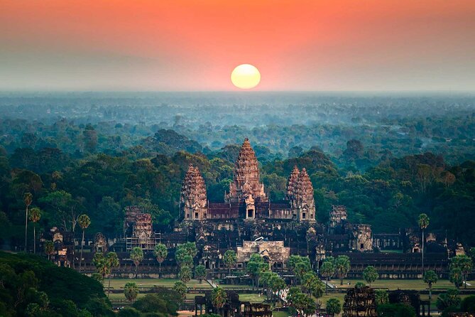 13 Days Private Tour to Cambodia, Angkor Wat and Vietnam - Hoi An heritage by cyclo and riverboat, ending with Memories Show