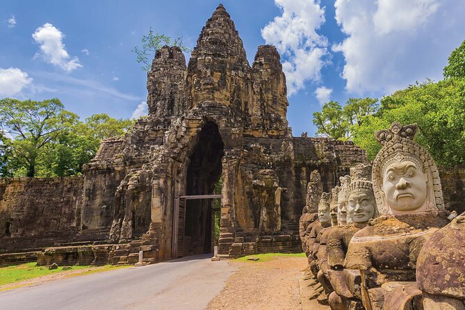 13 Days Private Tour to Cambodia, Angkor Wat and Vietnam - Hué’s Imperial City and Tombs: Perfume River calm and cyclo-powered exploring