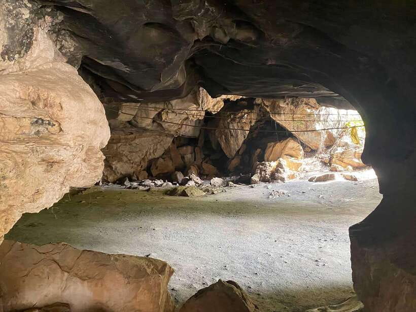 A Day Trip to Kep Beach and Kampot from Phnom Penh - Phnom Chhngok Cave Temple: Scenic Pause and a Quiet Tone
