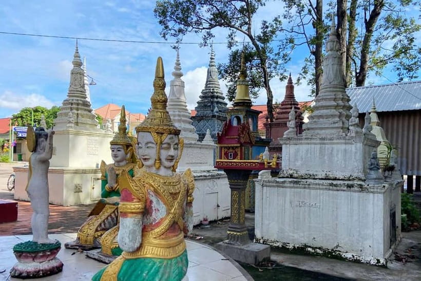 Boat trip to silk island with English speaking guide - Why a Silk Island boat ride beats a standard city tour
