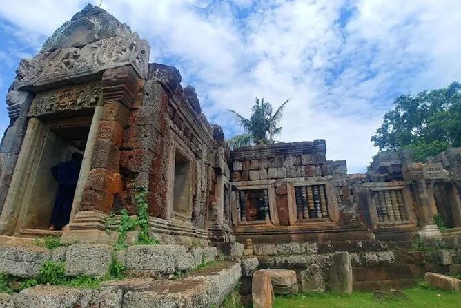 Cambodia Wildlife Sanctuary and Countryside Tour - Takeo Province and Tonle Bati lunch by the lake