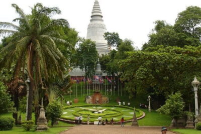 Classic Phnom Penh City Full Day Tour - Royal Palace and Silver Pagoda: official power and sacred details