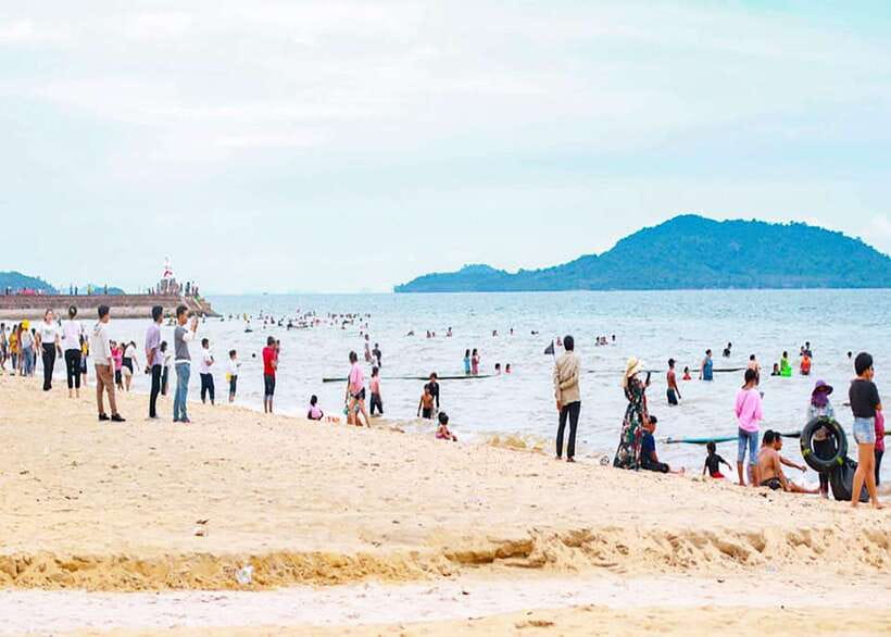 From Phnom Penh: Kampot and Kep Day Trip with English Guide - Kep Crab Market: where lunch turns into a highlight