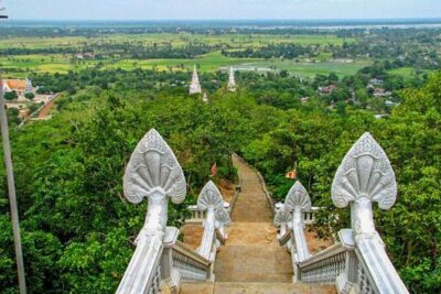 Full-Day Discover Oudong Mountain-Former Capital City & Phnom Penh City Tours - Preah Sakyamoni Chedi and Oudong Temple: shrines, damage, and recovery