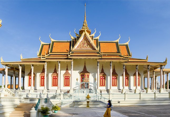 Full-Day Phnom Penh Sightseeing Tour & Killing Field - Royal Palace and Silver Pagoda: Phnom Penh’s Formal Centerpiece