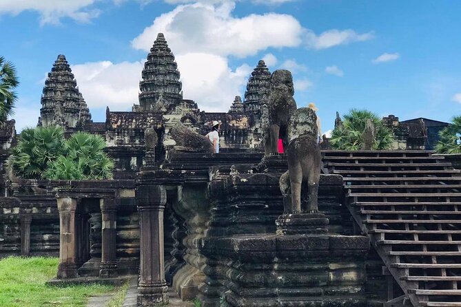 Full Day Tour Phnom Penh to Siem Reap Taxi, Angkor Visit & Return - Price and Budget Reality: What $125 Really Buys You