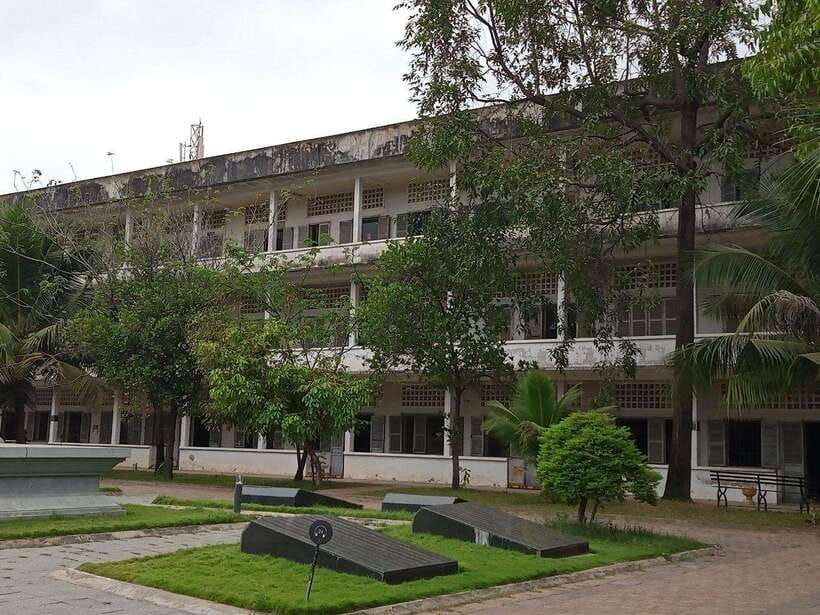 Half Day To Killing Field & S21 Genocidal Museum - Choeng Ek Killing Fields: the route ends at the memorial stupa