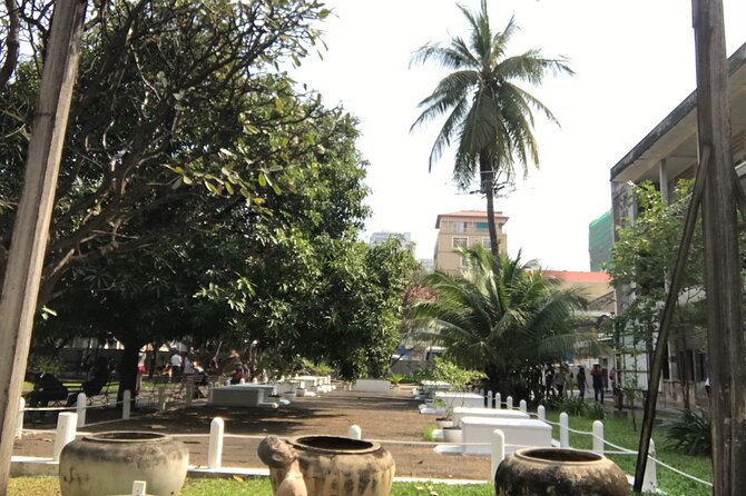 Khmer Rouge, genocide museum &killing field tour - Choeung Ek Genocidal Center: The Distance From the City Adds Meaning