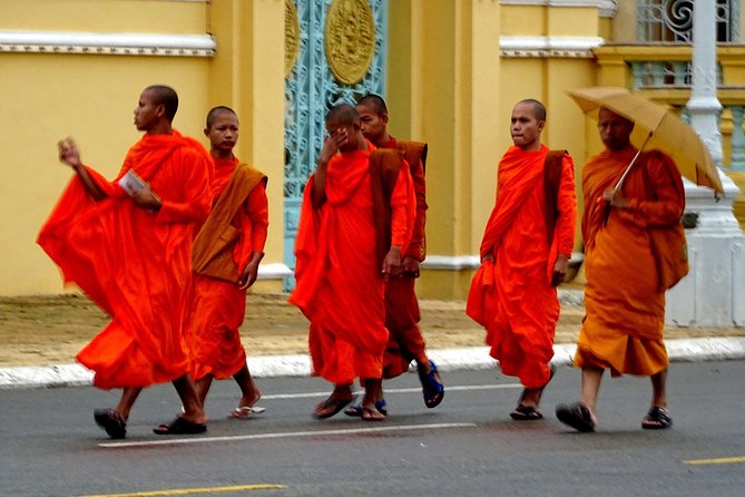 One Day Private Guide Tours History in Phnom Penh Incl. admission - How the private day tour works in real life