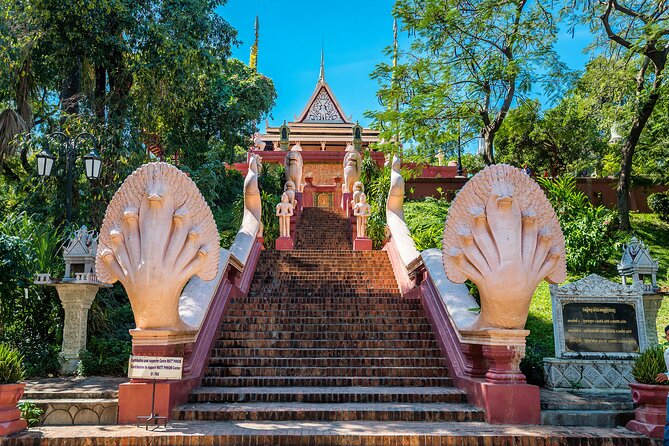 One Day Private Guide Tours History in Phnom Penh Incl. admission - Choeung Ek and Tuol Sleng: learning the Khmer Rouge era with care