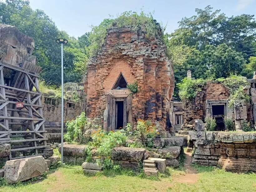 One Day Trip to Phnom Da, Ta Prohm Bati, Neang Khmao & Chiso - Private van, licensed driver, and why small-group matters