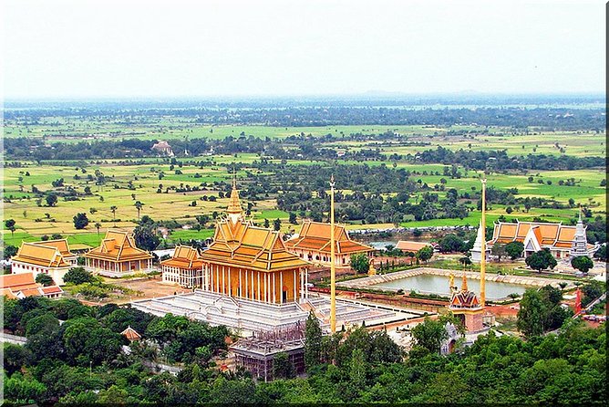 Oudong Mountain and Phnom Penh Full Day Private Tour - Cambodia’s small-island crafts: Koh Chen and silver work