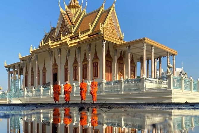 Oudong Mountain and Phnom Penh Full Day Private Tour - Wat Phnom: the city’s hilltop origin story
