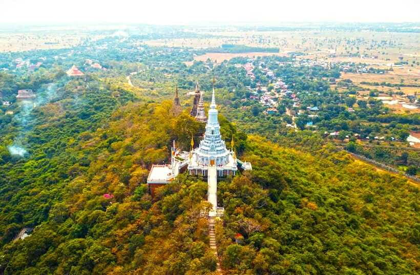 Oudong Mountain & Phnom Baset Private Tours from Phnom Penh - Back Around Oudong: Gate to the Stupa and Wat-Style Temple Atmosphere
