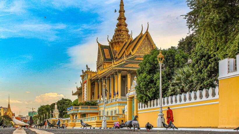 Oudong Mountain & Phnom Baset Private Tours from Phnom Penh - Khmer Food Market Stop: A Simple Cultural Break