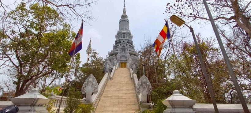 Oudong Mountain - Phnom Penh Former Capital Private Day Tour - Wat Phnom Sets the Stage: Lady Penh, Phnom Penh’s roots, and Oudong’s connection