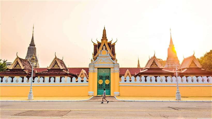 Oudong Mountain & Phnom Penh Full Day Private Tour - Buddhist meditation centers on Oudong: quieter stops that add texture