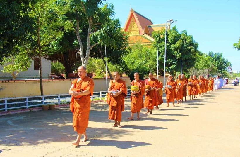 Oudong Mountain & Phnom Penh Full Day Private Tour - Hitting Oudong and Phnom Penh in one 9-hour private day