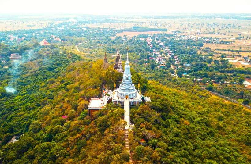 Oudong Mountain & Phnom Penh Full Day Private Tour - Central Market plus craft stops: shopping is allowed, but shop smart