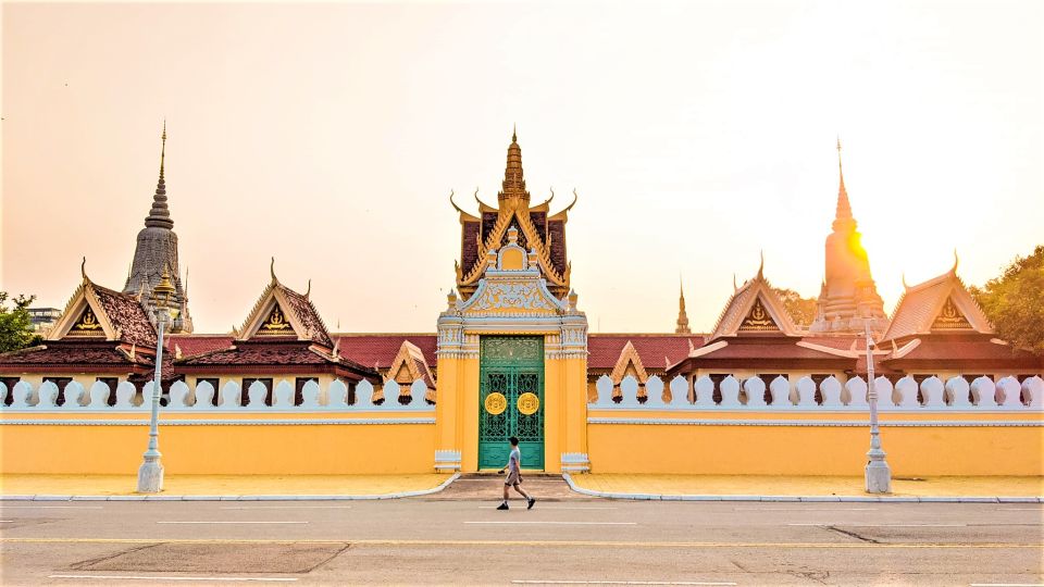Oudong Mountain & Phnom Penh Full Day Private Tour - River Island and silver-making village time: good for culture, tricky for shopping