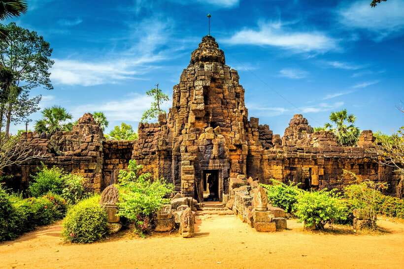 Phnom Chisor & Tonle Bati Private Tours from Phnom Penh - Sen Thmoul and Sen Rovieng: shorter stops with quick context