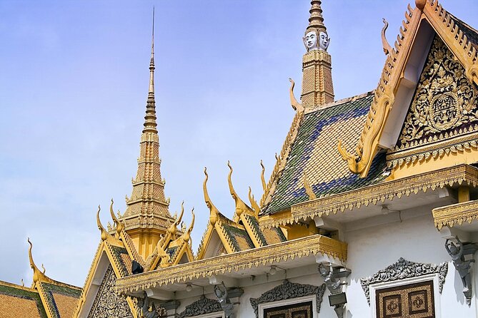 Phnom Pehn City Must See Highlight Guided Tour - Independence Monument and a quick photo lap