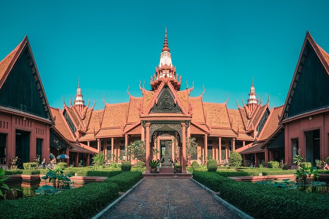 Phnom Pehn City Must See Highlight Guided Tour - Wat Phnom: start at the temple that names the city