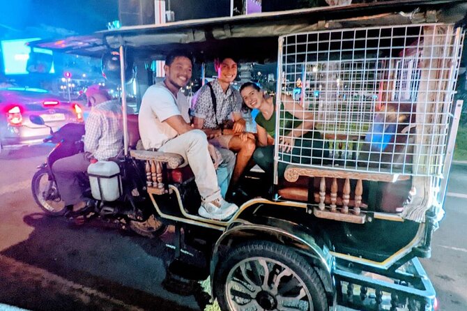 Phnom Penh Authentic Evening Food Tour 100% By Local - Stop-by-stop: your Khmer food route from monuments to rooftop views