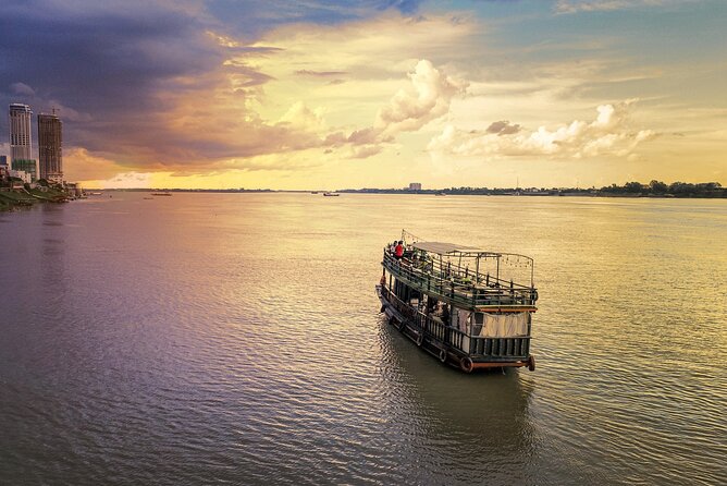 Phnom Penh Bike & Boat Sunset Tour / E-Bike Available - Arriving at Siem Reaper: the 2:30 pm start and Phnom Penh traffic