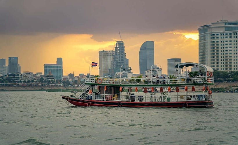 Phnom Penh: Bike & Boat Tour / E-Bike Available - Who this tour suits best (and who should skip it)