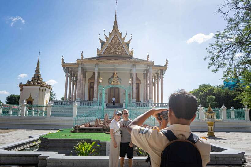 Phnom Penh City & Silk Island Full Day Tour by Tuk Tuk - Independence Monument: a quick photo stop, not a big attraction