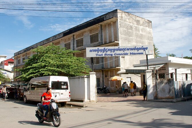 Phnom Penh Full Day Private Tour By Tuk Tuk or Taxi Car - Royal Palace to Russian Market: the story this day tells