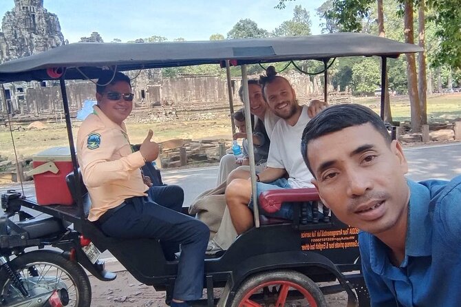 Phnom Penh Full Day Private Tour By Tuk Tuk or Taxi Car - How the day is paced: Royal Palace, National Museum, and Wat Phnom