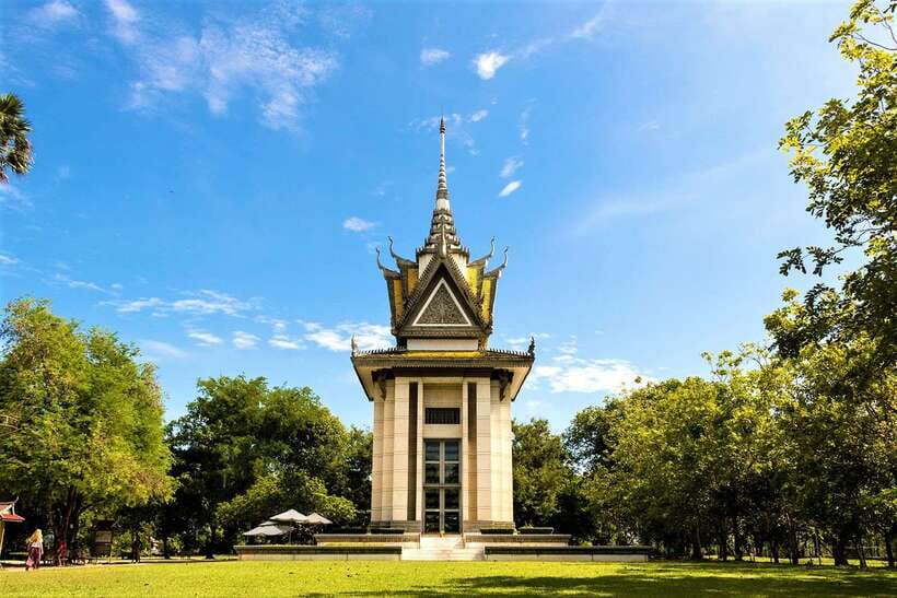 Phnom Penh Full Day Private Tour with All Admission Tickets - Private pickup, licensed English guiding, and comfortable transport