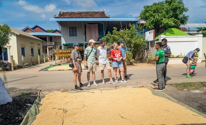 Phnom Penh Haft Day Tour to Silk Island by Tuk Tuk - Getting From Phnom Penh to Koh Dach Without Wasting Time
