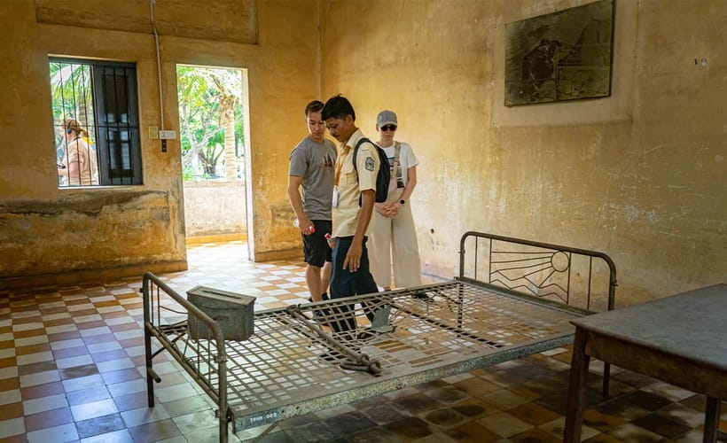 Phnom Penh Historical Sites Tour by Tuk Tuk - Royal Palace Complex: Royal Grounds and the Silver Pagoda