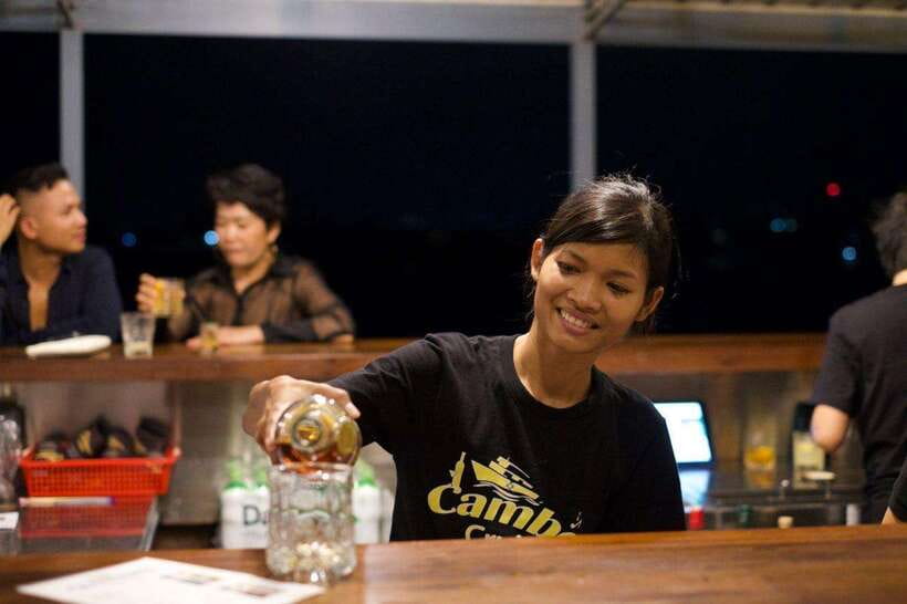 Phnom Penh: Mekong Sunset Dinner Cruise with Live Music - Final decision: should you book it?