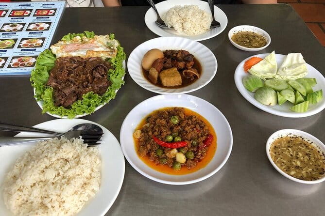 Phnom Penh Night City Highlights & Local Food tour by Tuktuk - Sophath noodle at a 20-year family restaurant near BotumVatey Pagoda