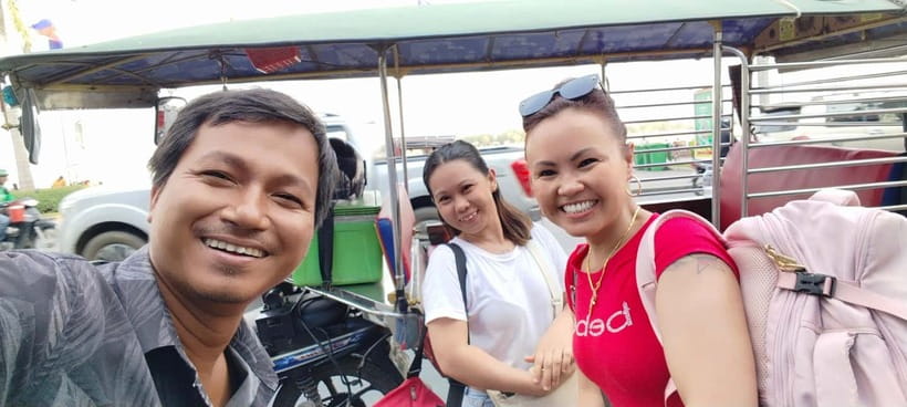 Phnom Penh: Private City Tour by Tuk-Tuk/Full or Half Day - Royal Palace: the architecture is worth the extra fees