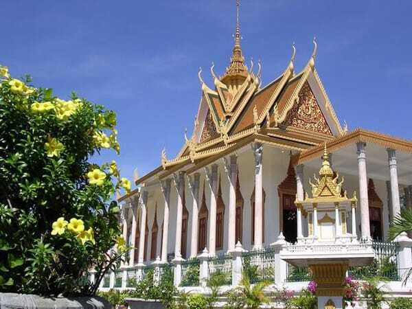 Phnom Penh Private Tour: Royal Palace, Silver Pagoda, S-21 - Phnom Penh’s river views: a needed breather