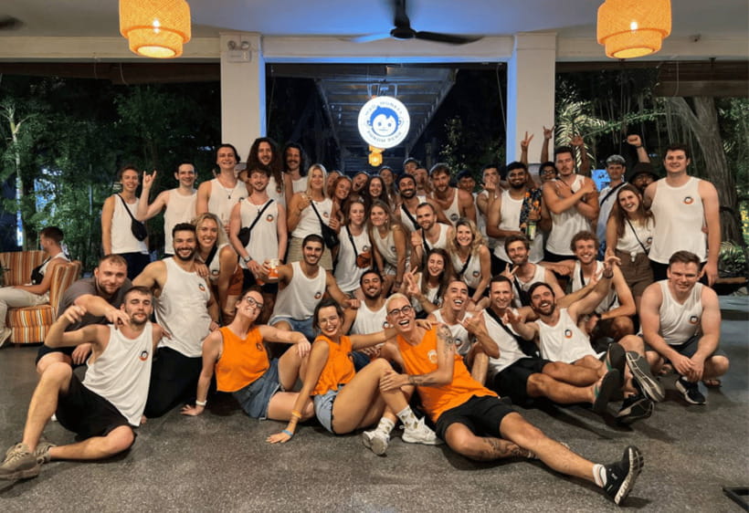 Phnom Penh Pub Crawl with Free Mad Monkey Singlet - Drinks, dance moves, and managing the reality of freebies