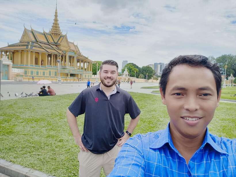 Phnom Penh: Royal Palace, S21, Killing Fields & More Tour - Choeung Ek Killing Fields: Time for Reflection, Not Just Photos