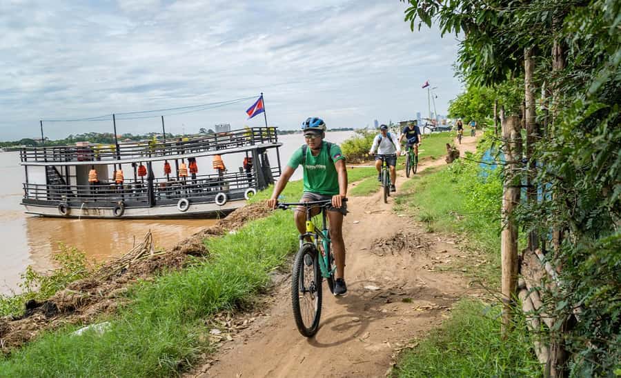 Phnom Penh: Silk Islands Half-Day Bike Tour - Silk Island: where the craft story becomes personal