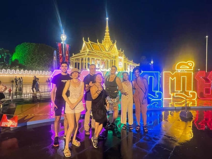 Phnom Penh: Street Art and Food Tour with Pickup and Beer - Street art stops: murals, artist inspiration, and why the walls matter