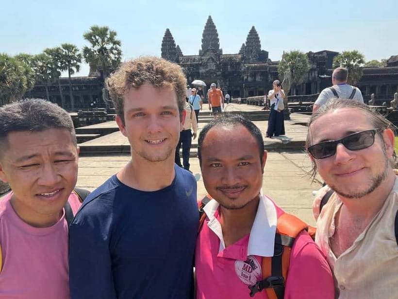 Phnom Penh: Street Art and Food Tour with Pickup and Beer - Bassac Lane and Russian Market desserts for a clean landing