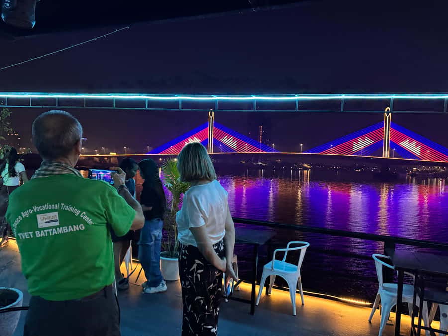 Phnom Penh: Sunset Dinner Cruise with English Speaking Guide - Sunset on the Mekong: the payoff for your timing