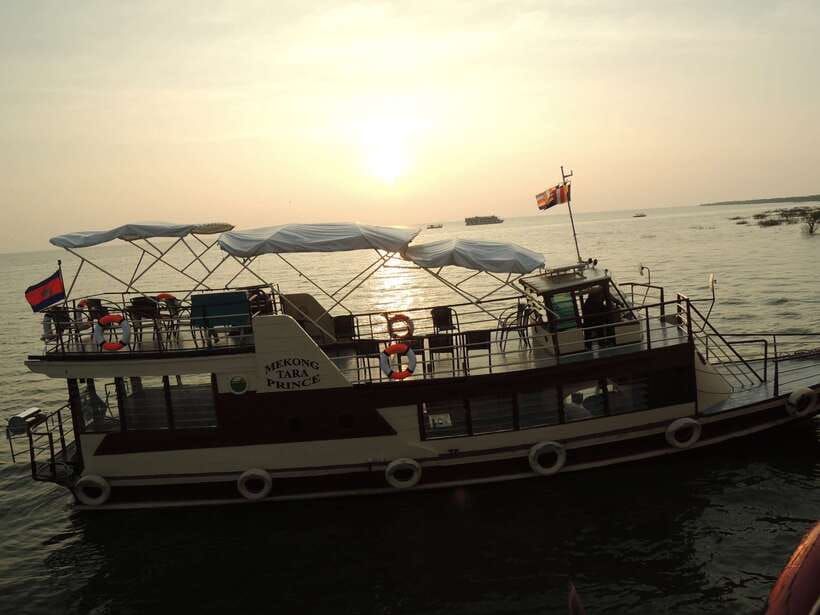 Phnom Penh to Siem Reap cruise/land tour (one way) - On board: what it feels like when you switch from land to river
