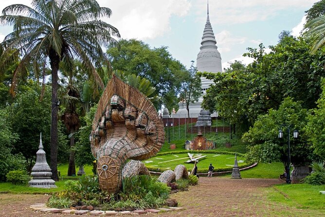Phnom Penh Tours and Mekong River cruise - Royal Palace and Silver Pagoda: where the guide time matters most