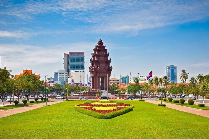 Phnom Penh Tours and Mekong River cruise - Wat Phnom: a short city break that helps you reset