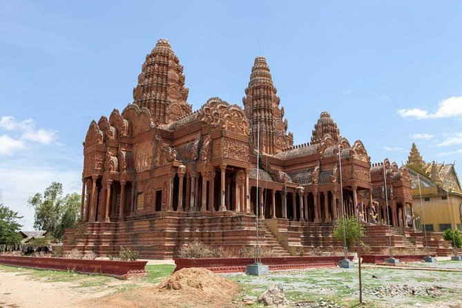 Prasith and Reap Temples Private Day Trip from Phnom Penh - Phnom Penh’s Temples Feel Different Than the Usual Angkor Plan